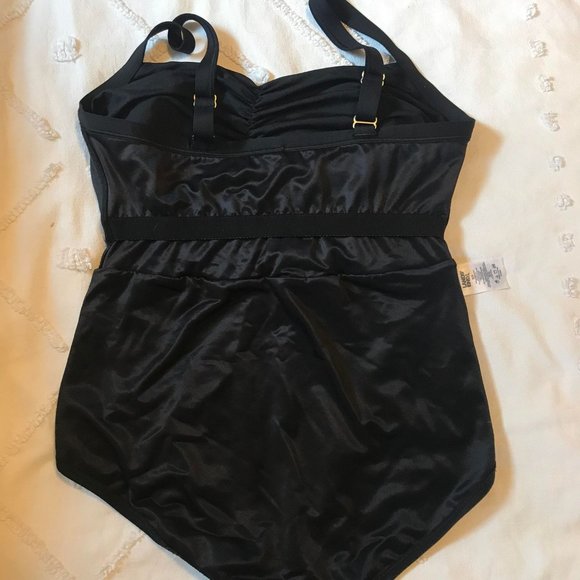 D-Cup Chlorine Resistant Tummy Control Sweetheart One Piece Swimsuit - Picture 6 of 8